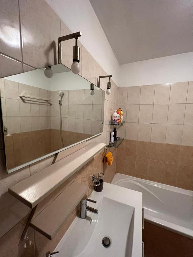 West - Private Parking Place Appartement